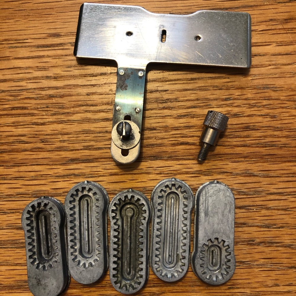 Vintage Singer buttonholer